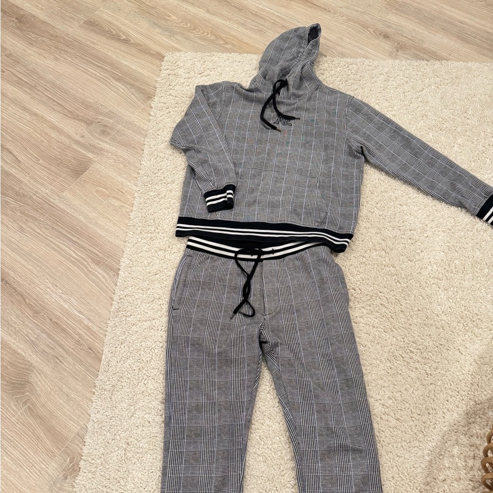 American Eagle Outfitters Black and White Plaid Hoodie